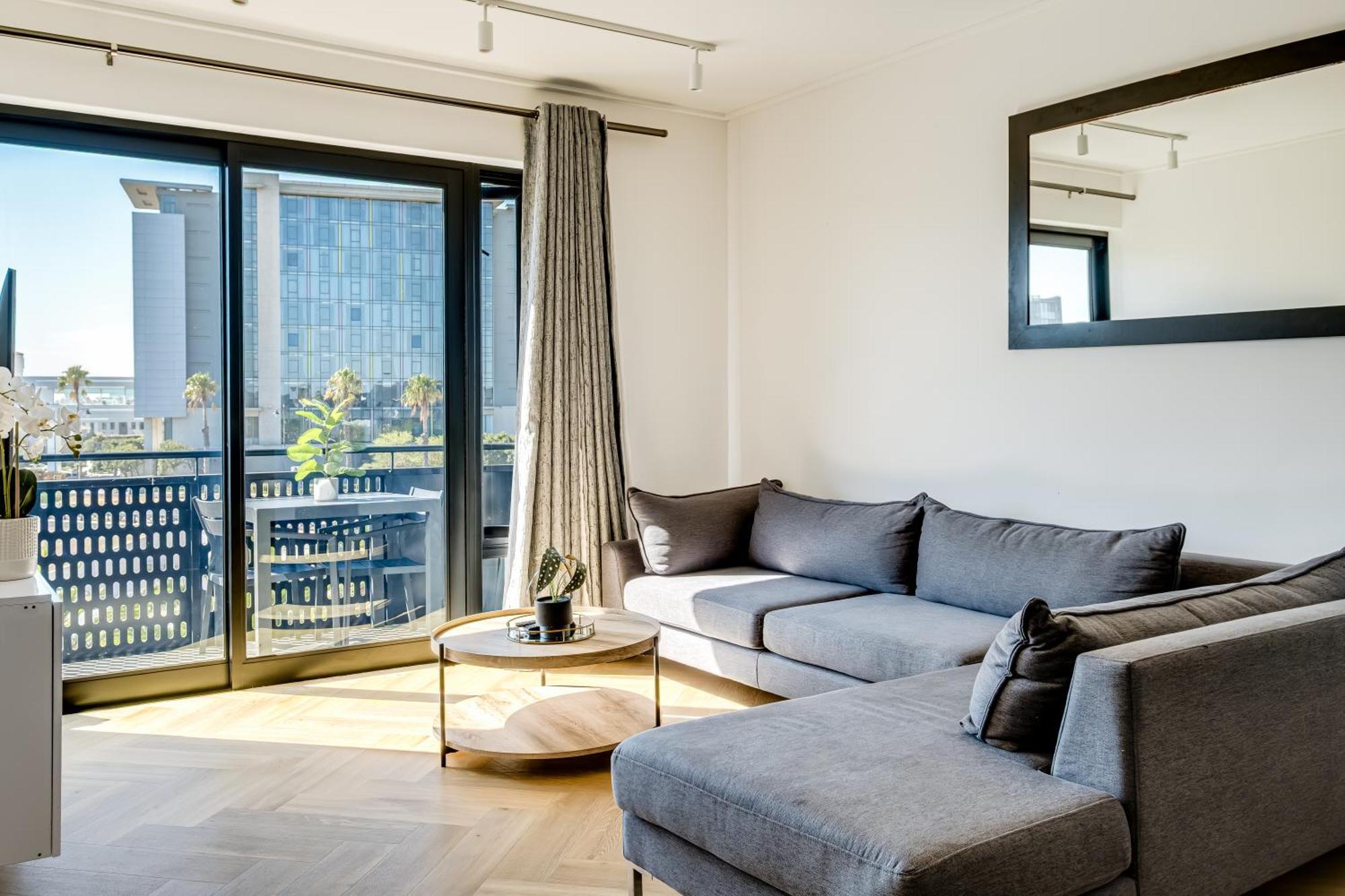 Belina - Nine Palms Premier Apartment