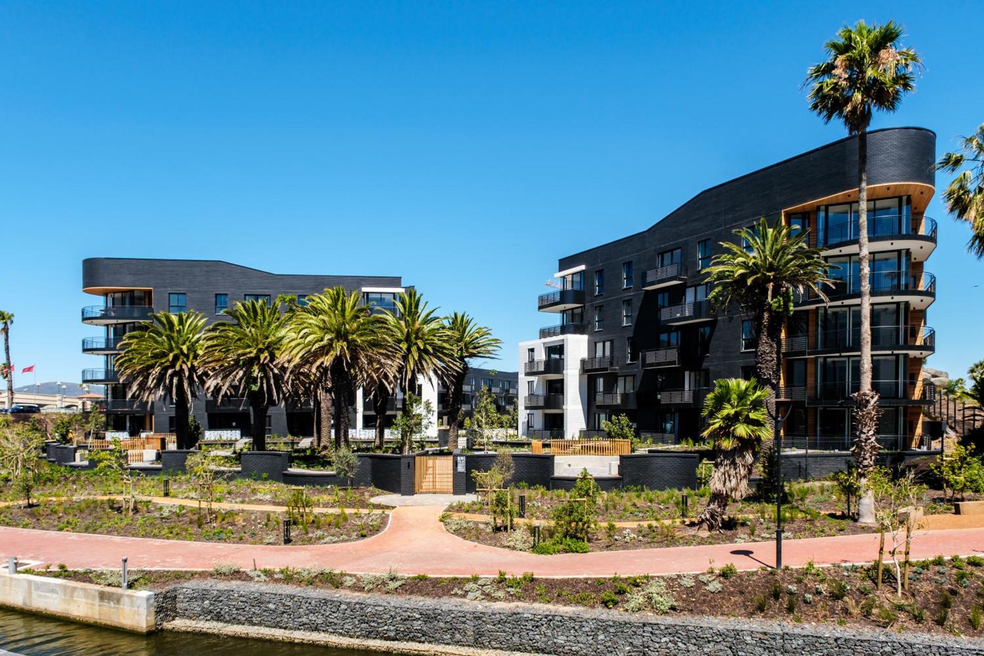 Belina - Nine Palms Premier Apartment