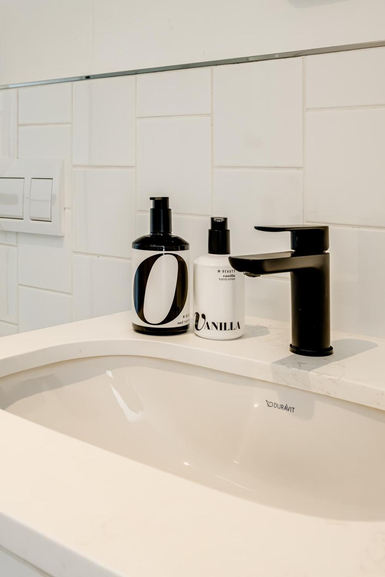 Belina - Nine Palms Premier Apartment
